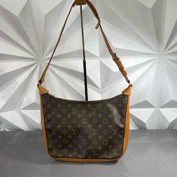 🌟AUTHENTIC Vintage LV Monogram Crossbody - Picture 1 of 17